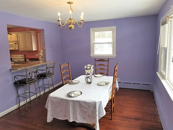 4th image of 60 Candido Ave