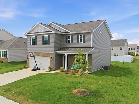 3rd image of 1336 Lansdowne Dr
