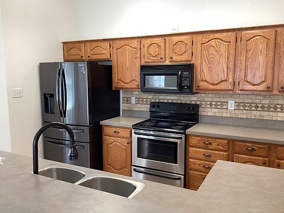 4th image of 1901 Avonia Dr