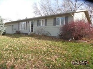 330 N 8th St, Akron, IA 51001