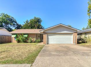 304 Kimberly Ln, Yukon, OK 73099