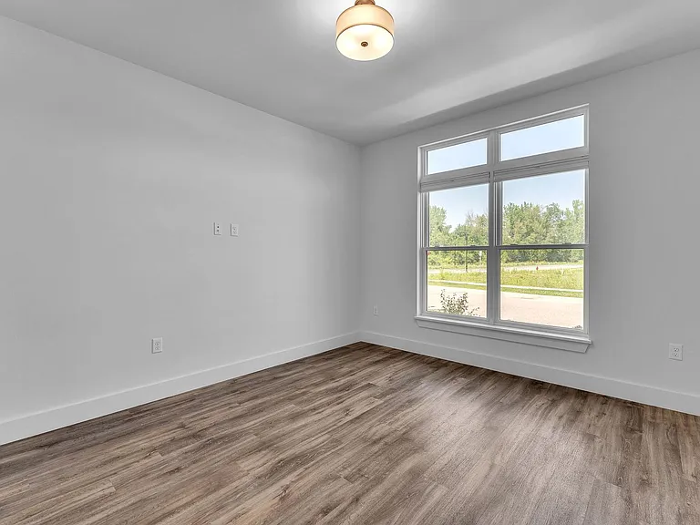 121 Shea Dr — Photo 39