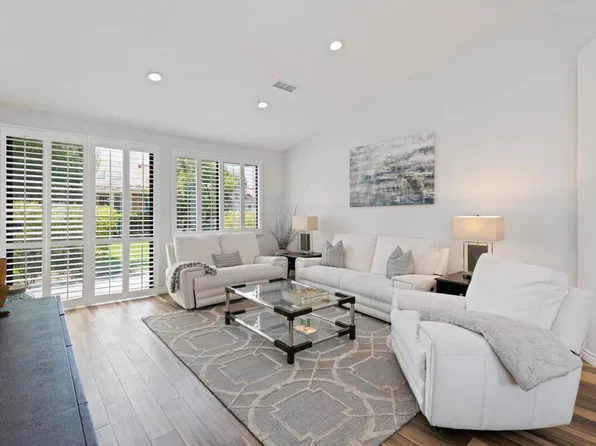 105 Brandigo Cir, Palm Desert, CA 92211