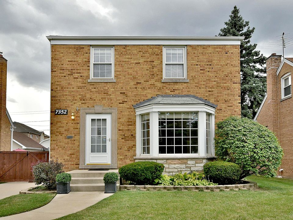 1st image of 7352 N Olcott Ave #1