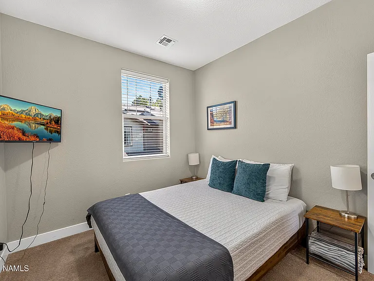 2561 W Cripple Creek Dr — Photo 17