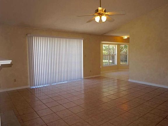 5th image of 2322 Mary Anne Cir