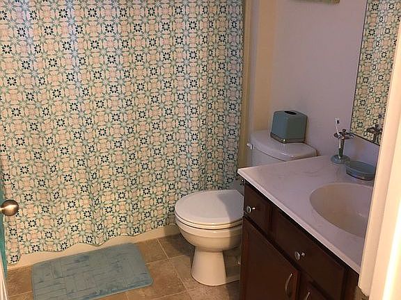 4th image of 609 Irish Ct