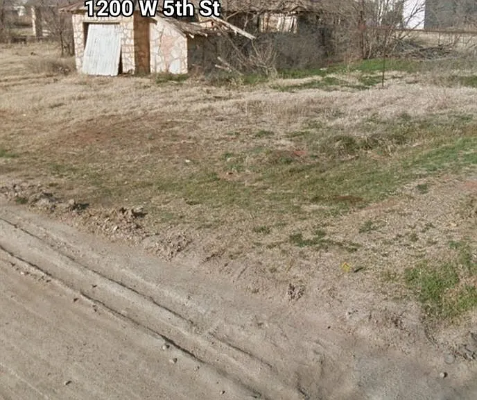 1200 W 5th St — Photo 1