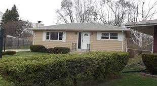 3rd image of 940 W 54th Pl