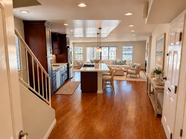 308 Pershing Dr APT D, Playa Del Rey, CA 90293