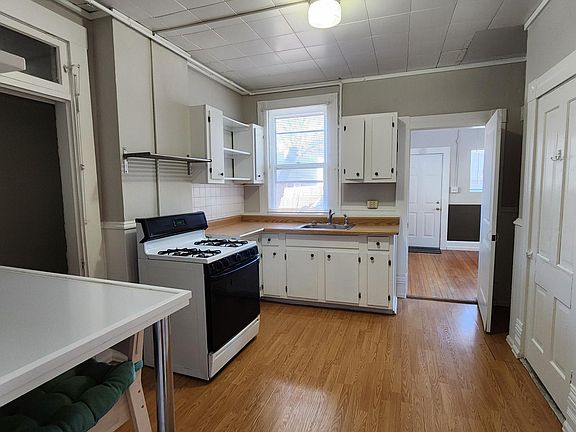 3rd image of 68 N Lincoln St APT 1