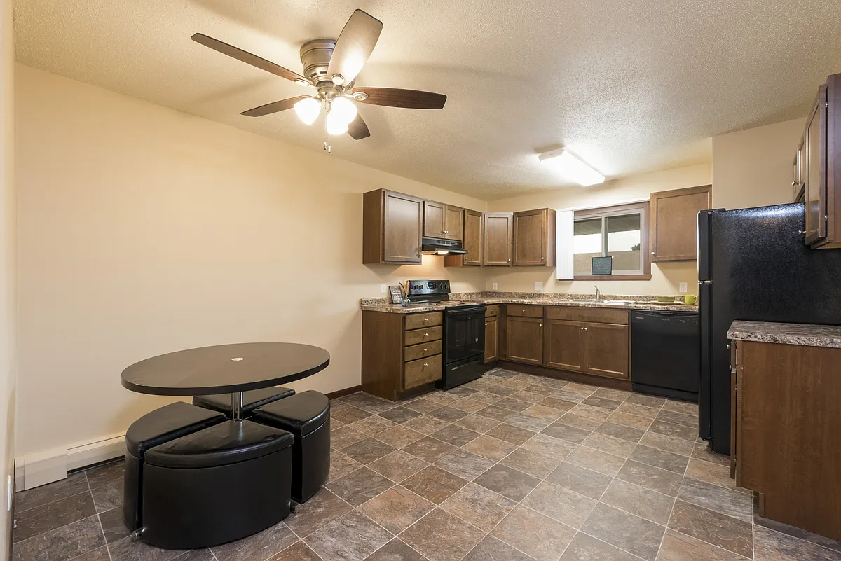 Bismarck, ND Highland Meadows Apartments | Dining - Highland Meadows