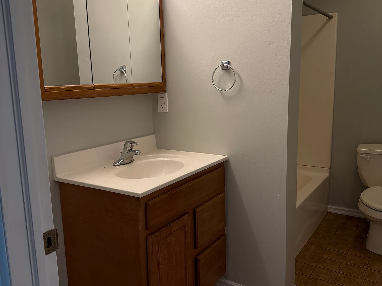 1 bed, 400 sqft, $1,095 — Photo 2
