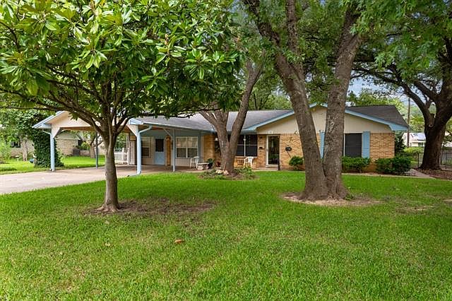 1st image of 602 Karolyn Dr