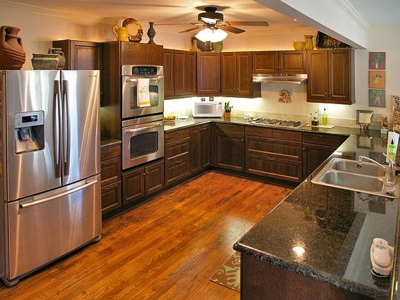 4th image of 119 Larchmont Dr