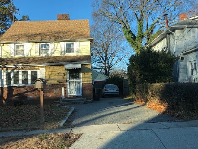 2nd image of 5 Oakmere Dr