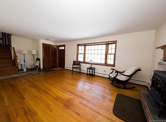 4th image of 136 Fernwood Dr