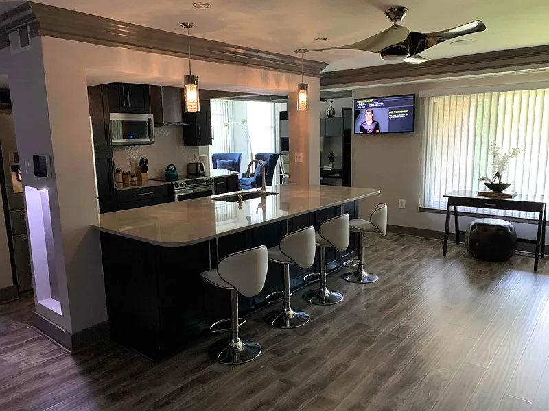 Room in Greenbelt — Photo 2