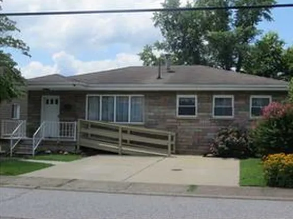 1329 Park Ave, Nitro, WV 25143