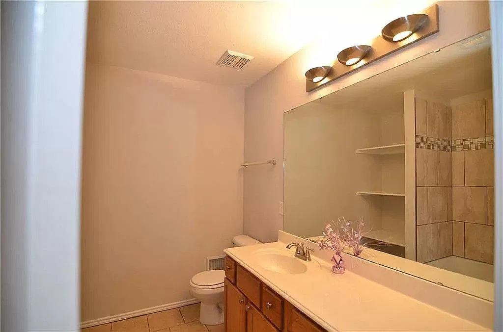 3 bed, 1550 sqft, $2,200 — Photo 2