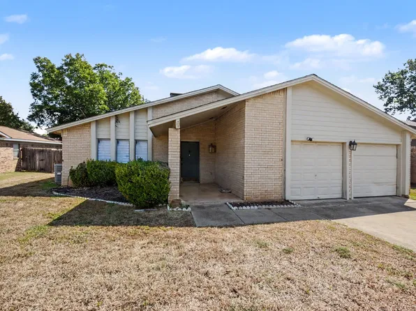 3208 Sapphire St, Bedford, TX 76021