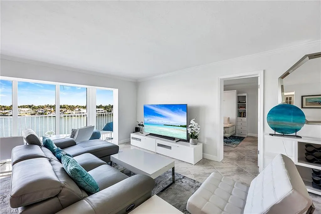 2 bed, 2.0 bath, 1542 sqft, $9,000 — Photo 2