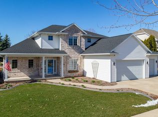 2925 E Fallcreek Ln, Appleton, WI 54913