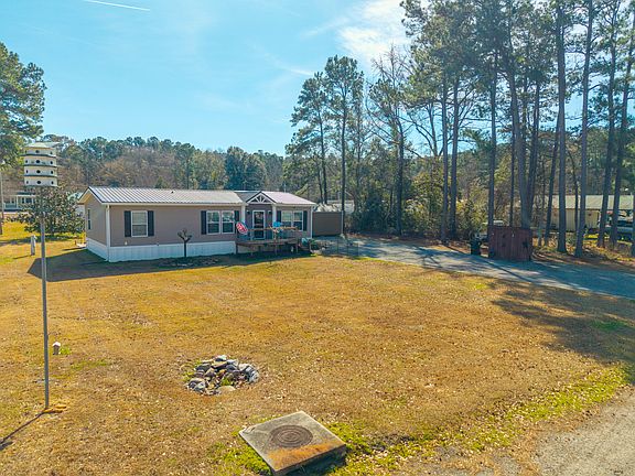3rd image of 627 Lakeside Dr