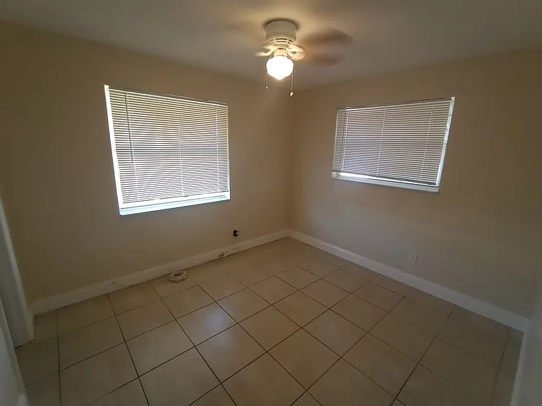 132 SW 12th Ave — Photo 6
