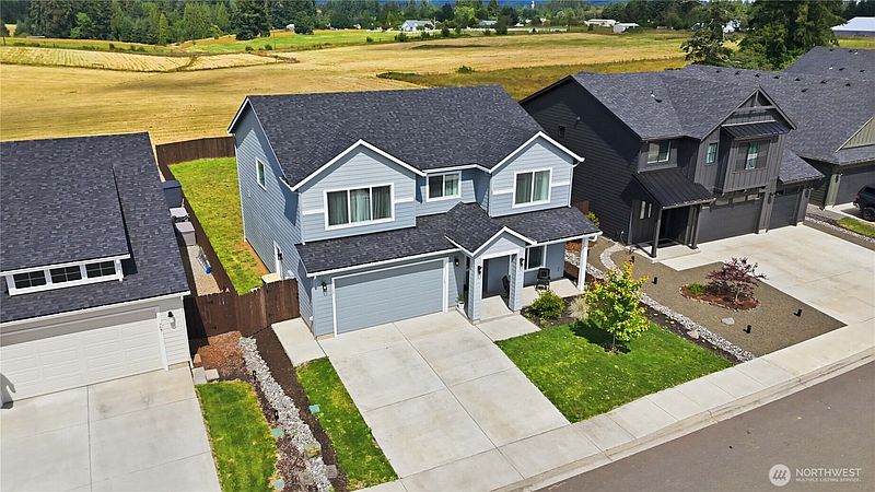 3rd image of 705 Pagget Avenue