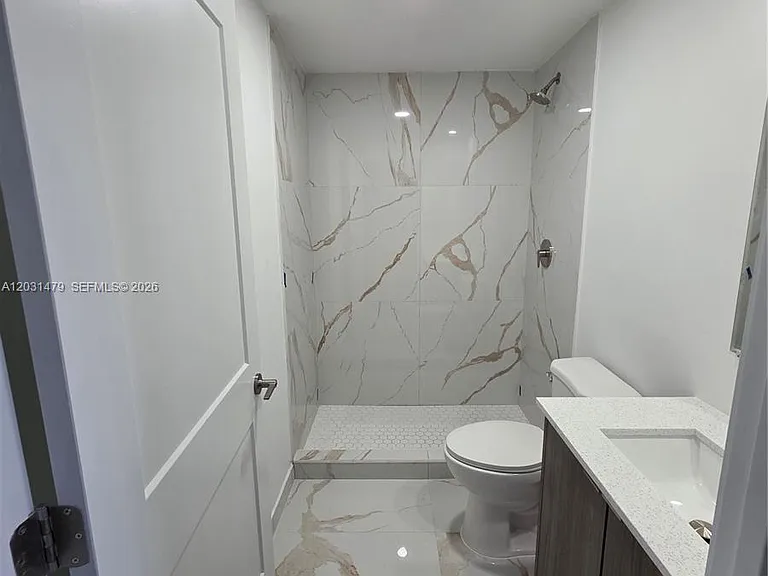 1305 NW 4th Ter #1305 — Photo 7