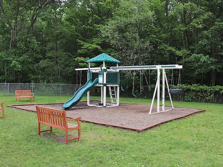 Laurelwood — Photo 10