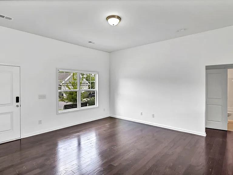357 Finch Ln — Photo 10
