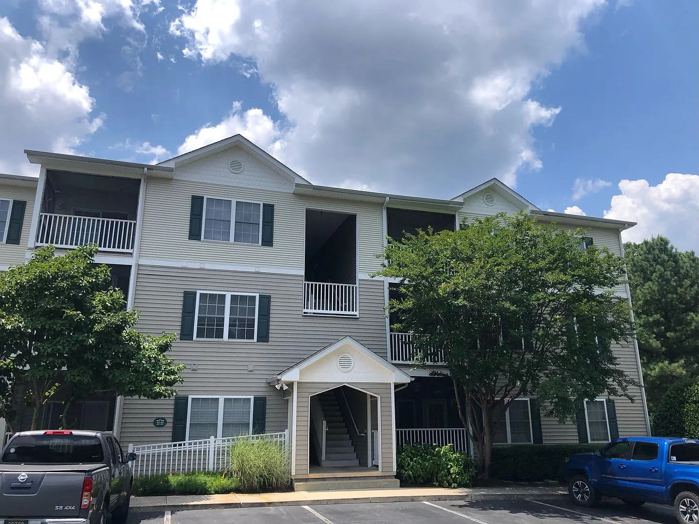 Year Round rental with community pool and close to area beaches and shopping! — Photo 1
