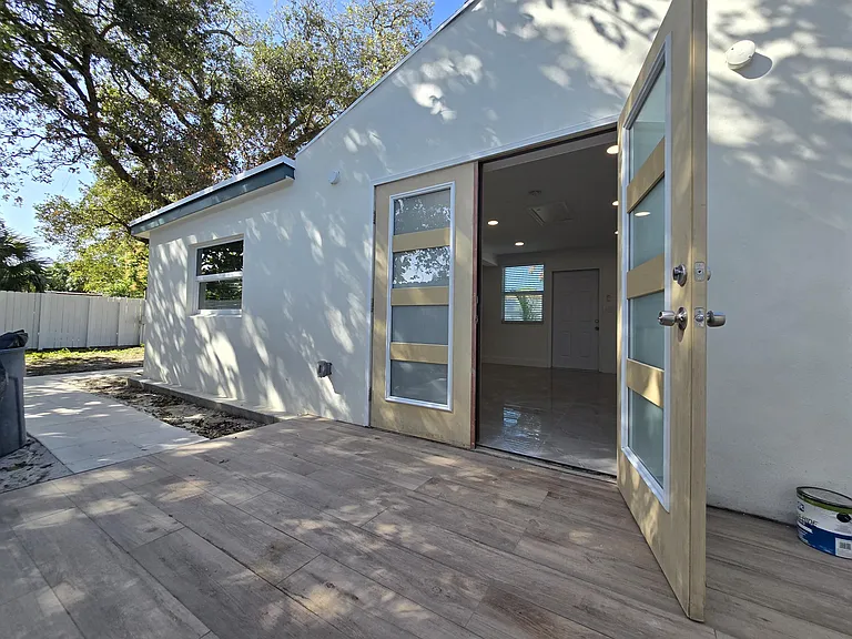 4648 SW 24th Ave #2 — Photo 6