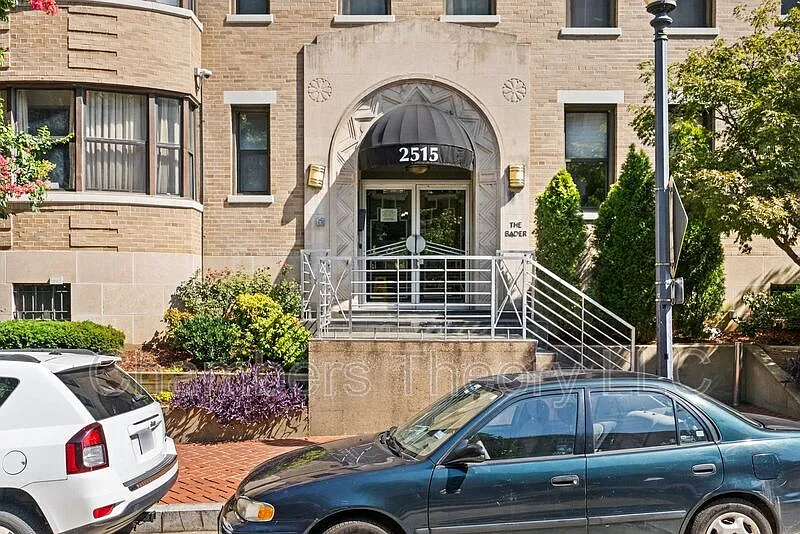 1 bed, 1.0 bath, 374 sqft, $2,000 — Photo 3