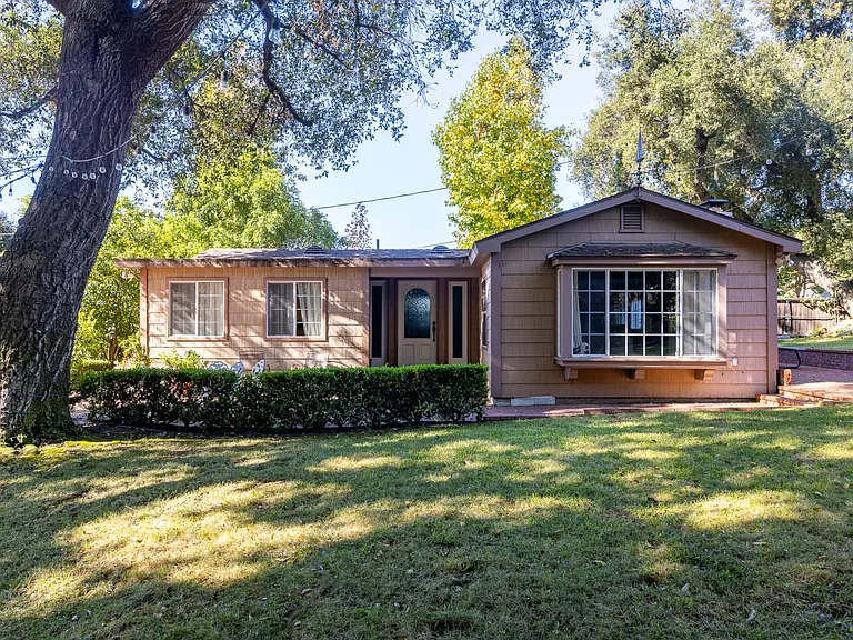 2021 Orchard Ln #A — Photo 1
