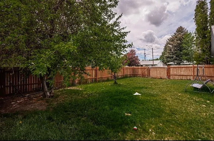 1501 Austin Ave — Photo 18