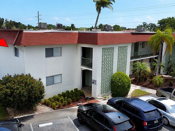 3rd image of 3606 Beneva Rd Unit 504