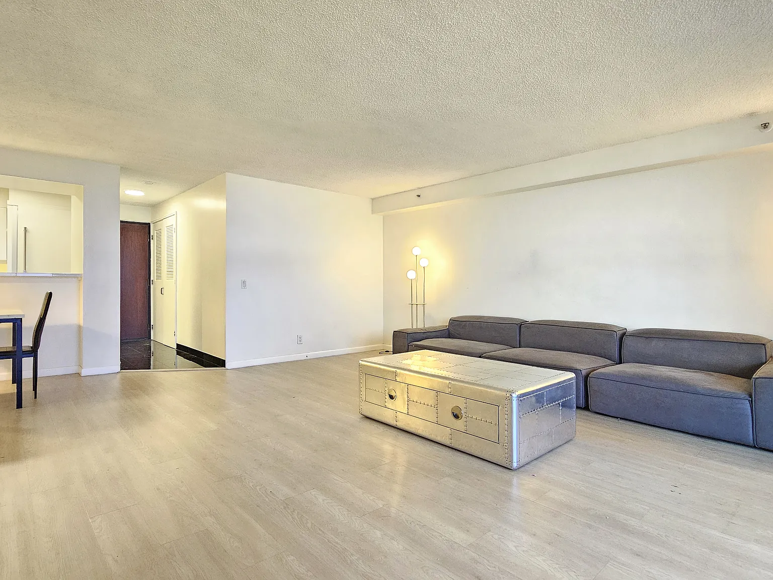 1 bed, 804 sqft, $3,500 — Photo 3