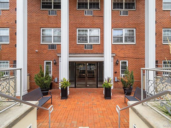 4th image of 250 N Village Avenue #B 10