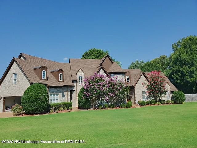 1st image of 6105 Autumn Oaks Dr
