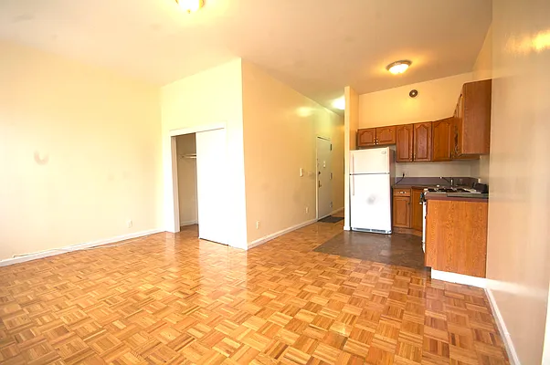 Rented by Link NY Realty | media 22