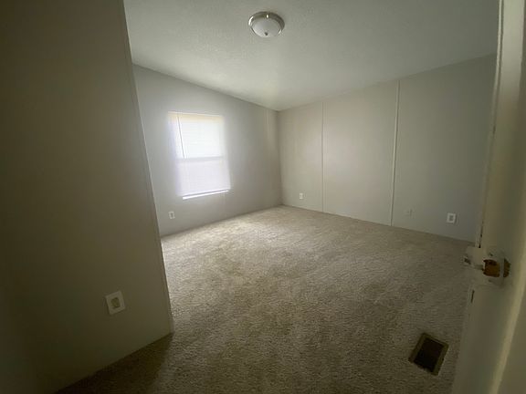 4th image of 807 Meadow Ln