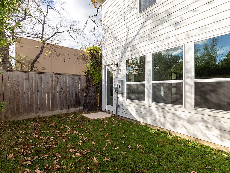 7722 Westside Villas Ln — Photo 21