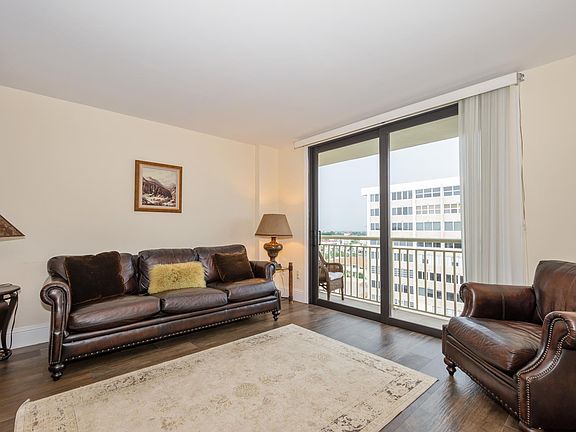 2nd image of 3100 NE 48th St APT 808