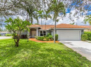 5383 SW 11th St, Plantation, FL 33317