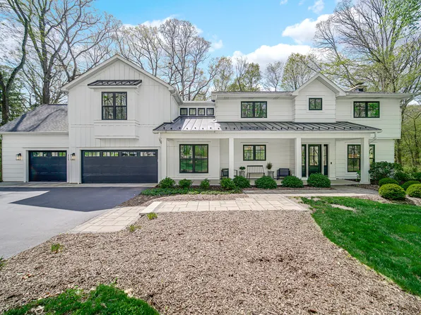 4N541 Crane Ln, St Charles, IL 60175
