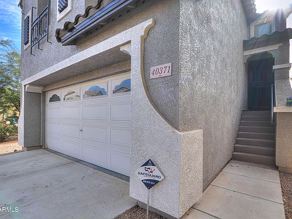 3rd image of 40371 W Molly Ln