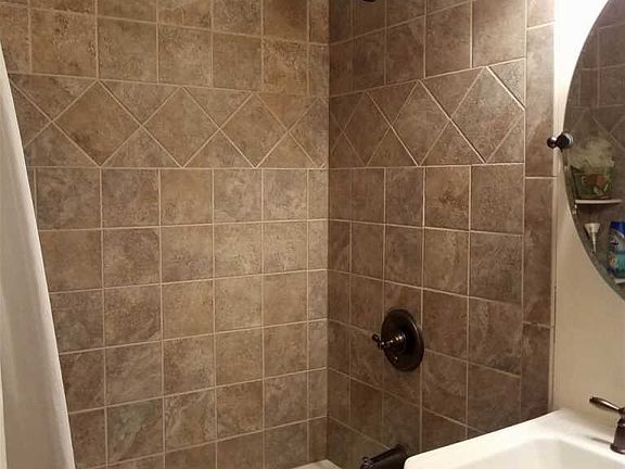 5th image of 6211 N Royal Dr
